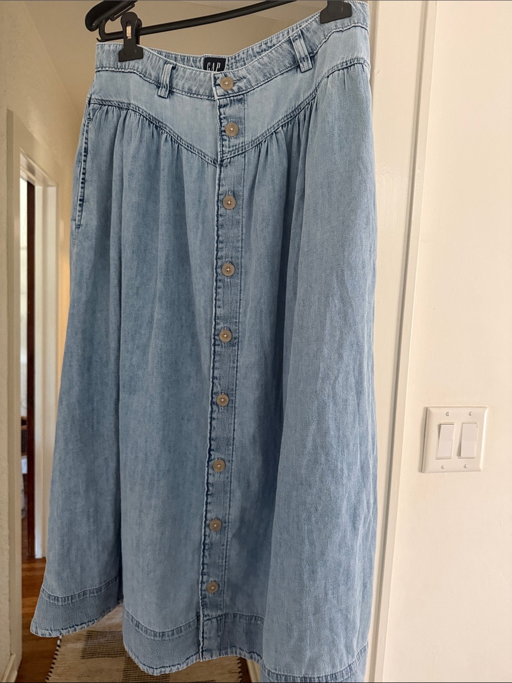 Women's GAP Light Blue Denim Button-Front Midi Skirt. Size 10 Medium Tall.